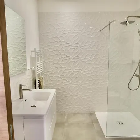 فيلة Les Volets Rouges - Duplex De Standing Avec Piscine