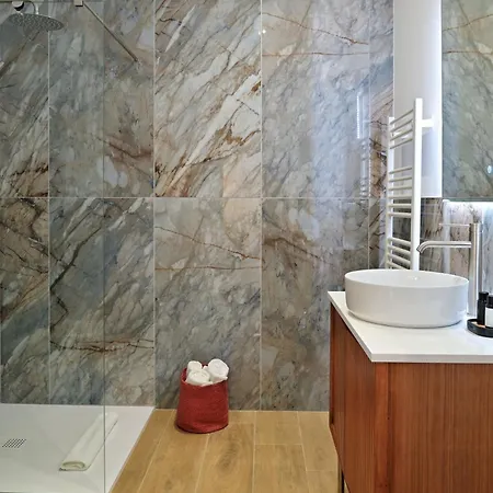 Les Volets Rouges - Duplex De Standing Avec Piscine فيلة