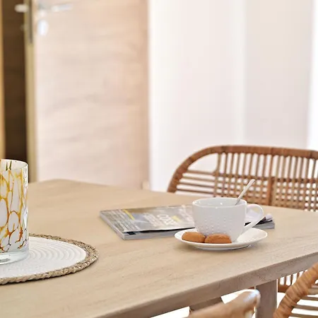 Les Volets Rouges - Duplex De Standing Avec Piscine *