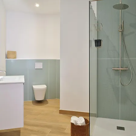 Les Volets Rouges - Duplex De Standing Avec Piscine