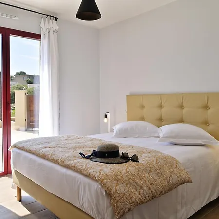 Les Volets Rouges - Duplex De Standing Avec Piscine فيلة اوليتا