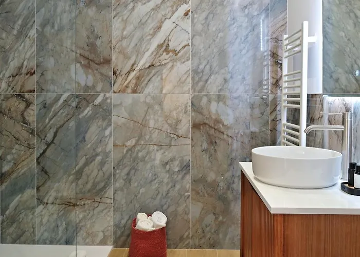 Les Volets Rouges - Duplex De Standing Avec Piscine Vila