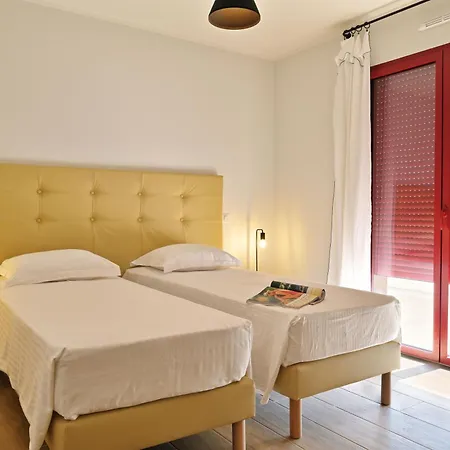 Les Volets Rouges - Duplex De Standing Avec Piscine *