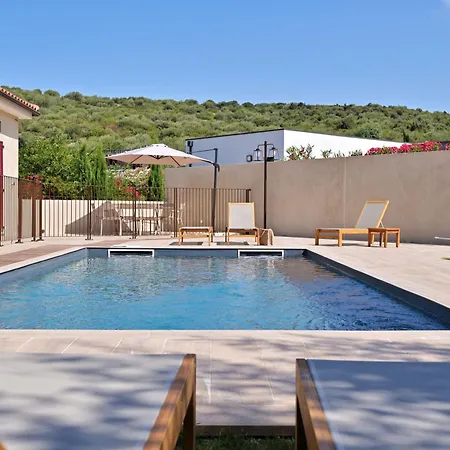 Les Volets Rouges - Duplex De Standing Avec Piscine *