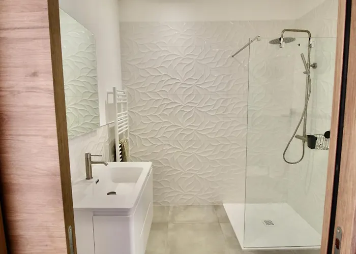 וילה Les Volets Rouges - Duplex De Standing Avec Piscine