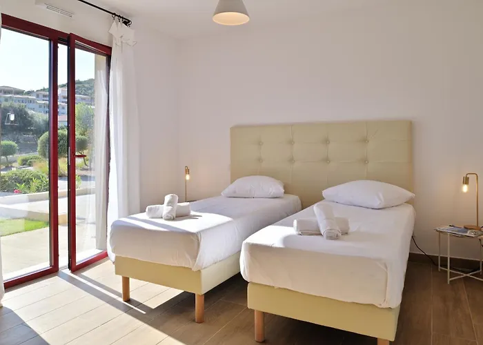 Les Volets Rouges - Duplex De Standing Avec Piscine *