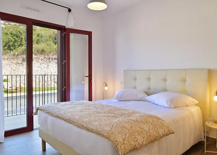 וילה Les Volets Rouges - Duplex De Standing Avec Piscine אולטה