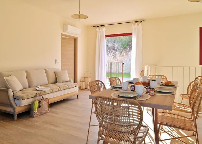 Les Volets Rouges - Duplex De Standing Avec Piscine * אולטה