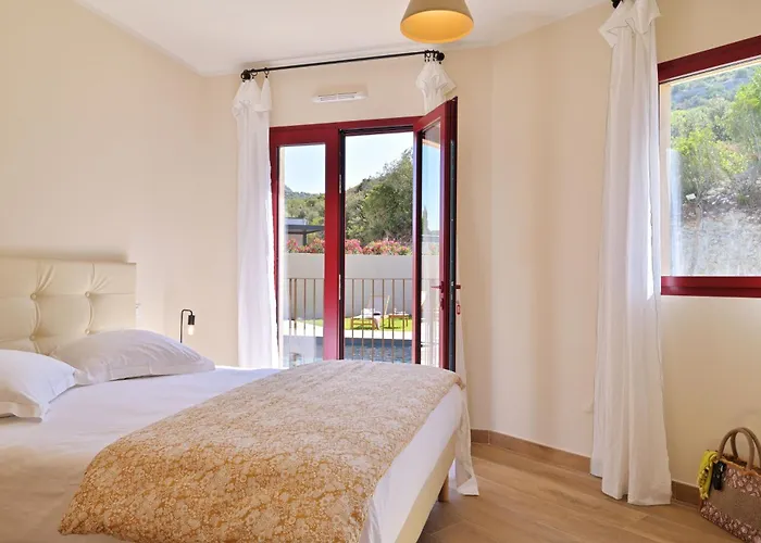 Les Volets Rouges - Duplex De Standing Avec Piscine וילה אולטה