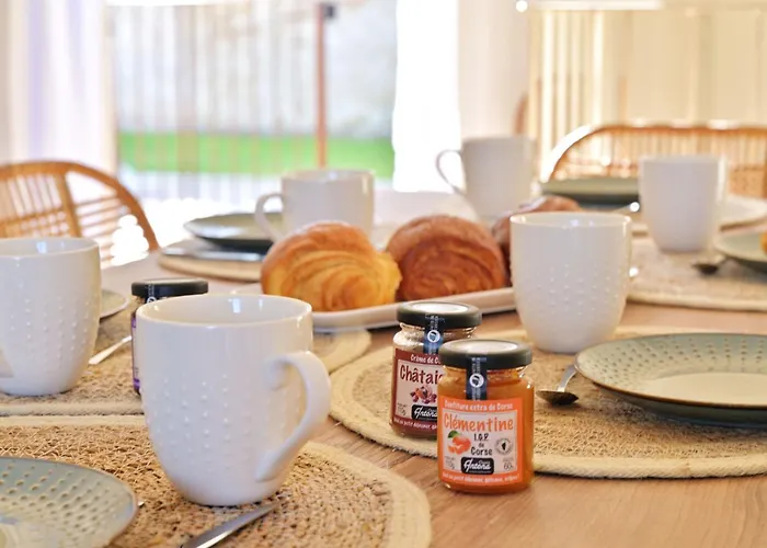 וילה Les Volets Rouges - Duplex De Standing Avec Piscine אולטה