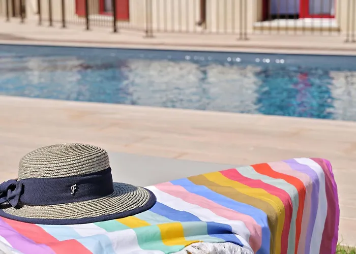 וילה Les Volets Rouges - Duplex De Standing Avec Piscine